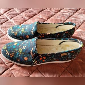 New w/out box Keds x Rifle Paper Co slip-ons Size 8 1/2